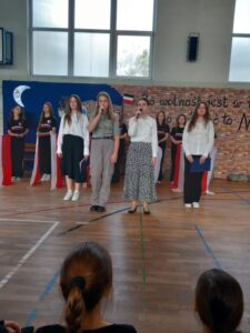Obchody 83. rocznicy AK w szkole w Starych Załubicach, zdjęcie 8 z 10