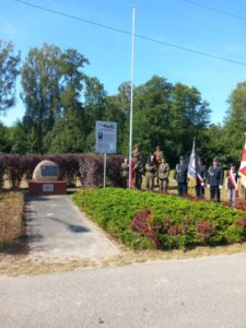 Uroczystość przy obelisku mjr. Stefana Waltera w Mokrem, zdjęcie 3 z 4